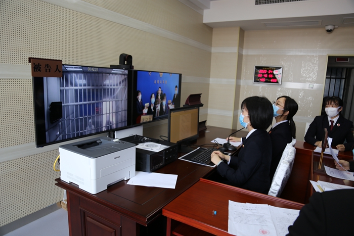 江陵法院 一把钉耙引刑罚 云开庭当庭宣判2.jpg