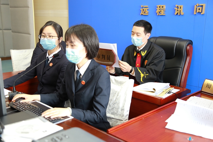 江陵法院 一把钉耙引刑罚 云开庭当庭宣判1.jpg