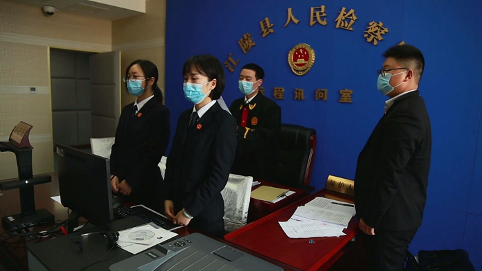 江陵法院 一把钉耙引刑罚 云开庭当庭宣判3.jpg