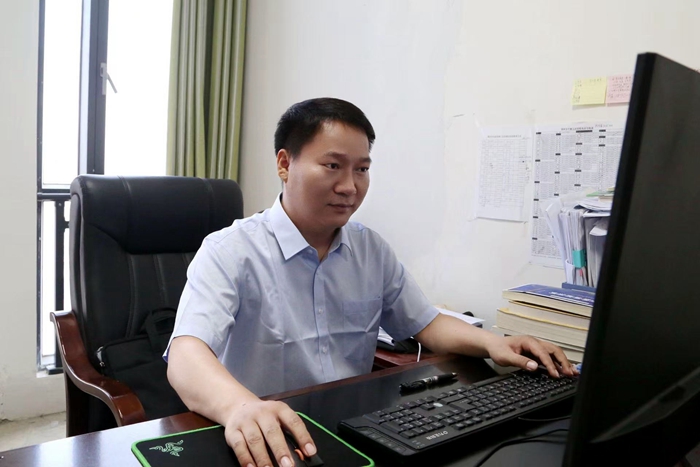 小明1.jpg